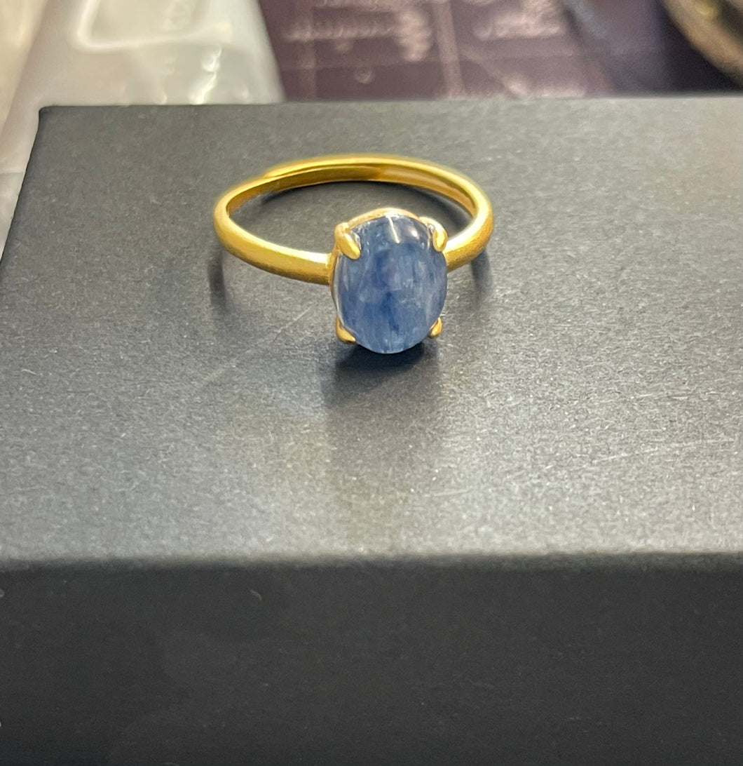 Ring with splendid kyanite