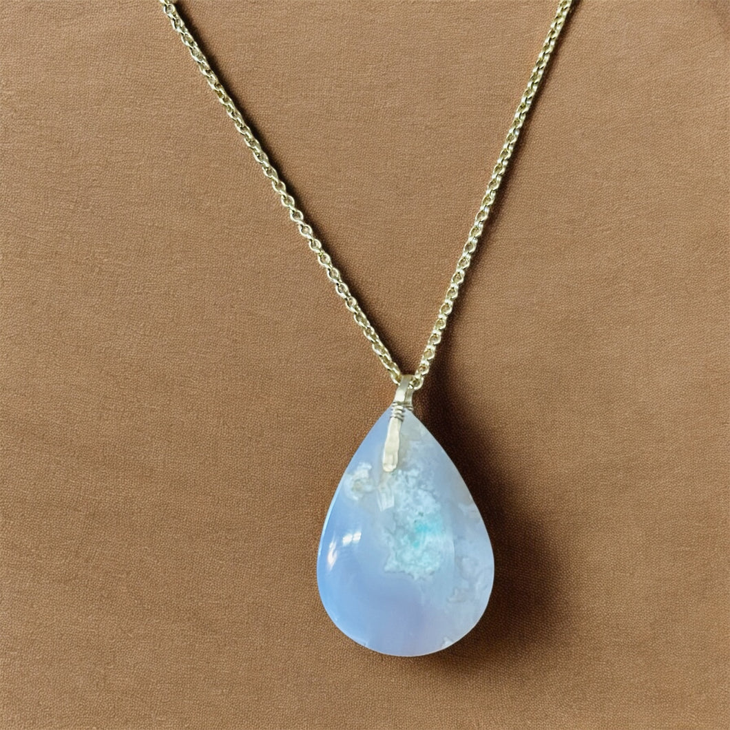 Pendant with tear drop shape in gold filled k14