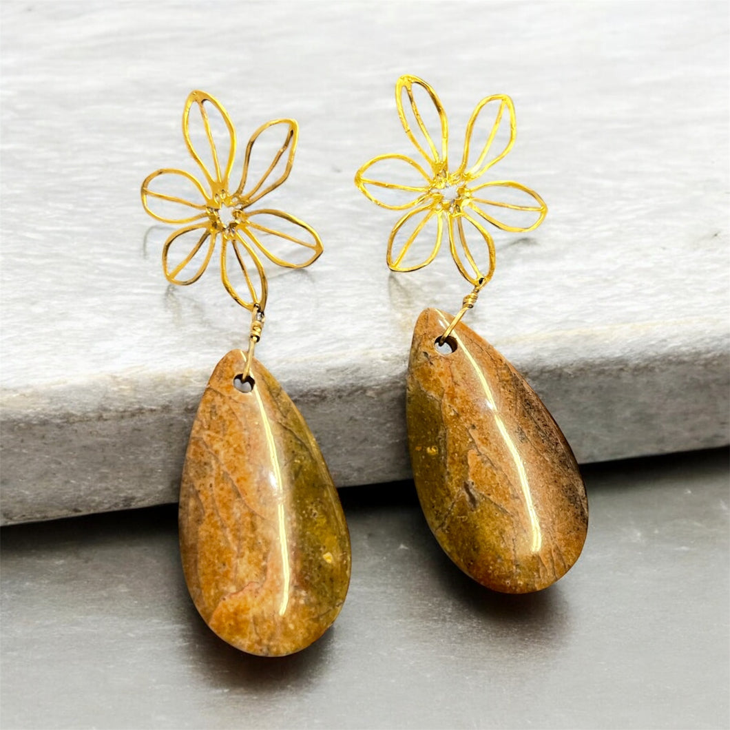 Earrings with natural copper on agate