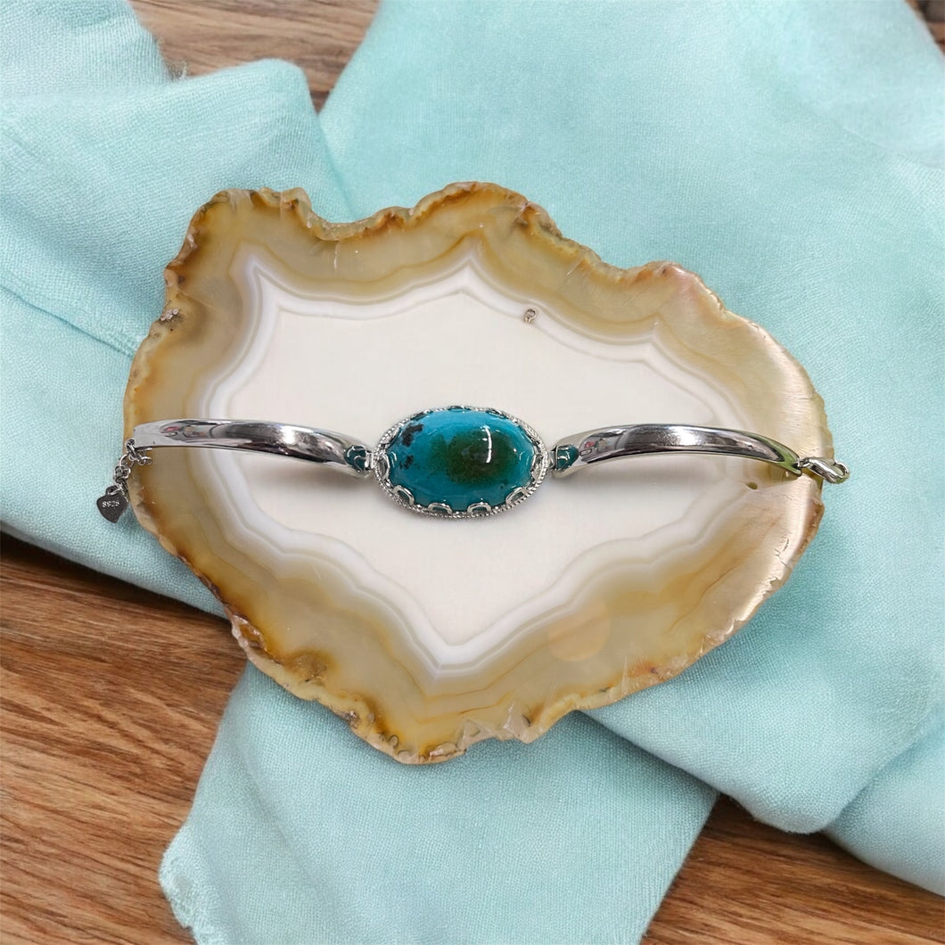 Bracelet cuff style with opalized wood