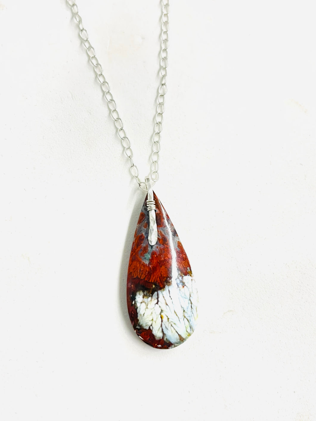 Pendant with plume Agate