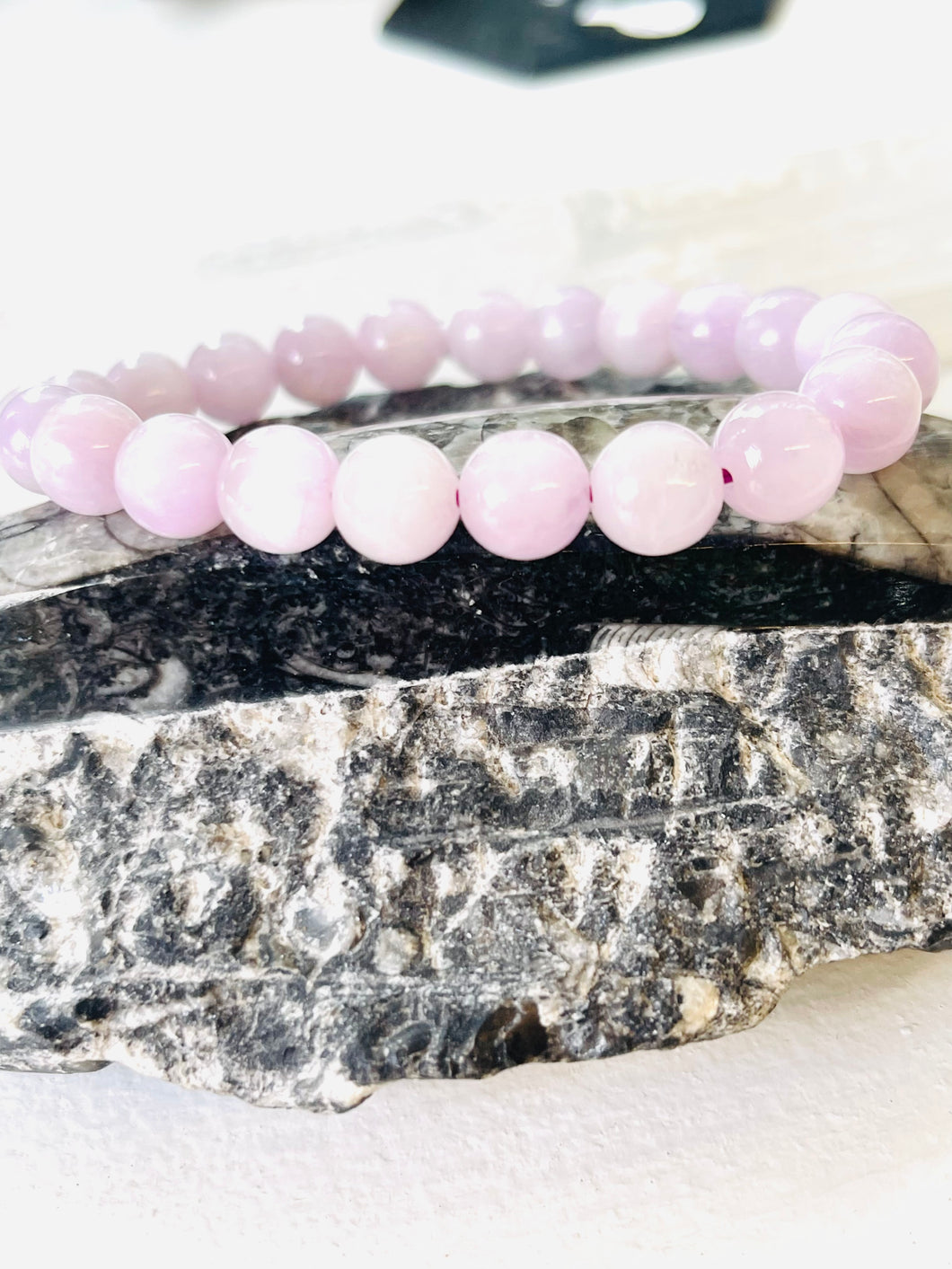 Bracelet with kunzite