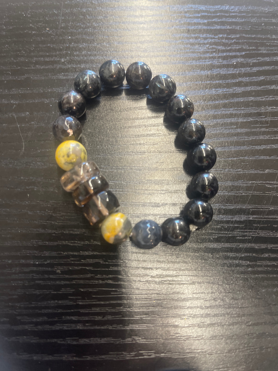 Bracelet with black labradorite, smoky quartz and bubble bee