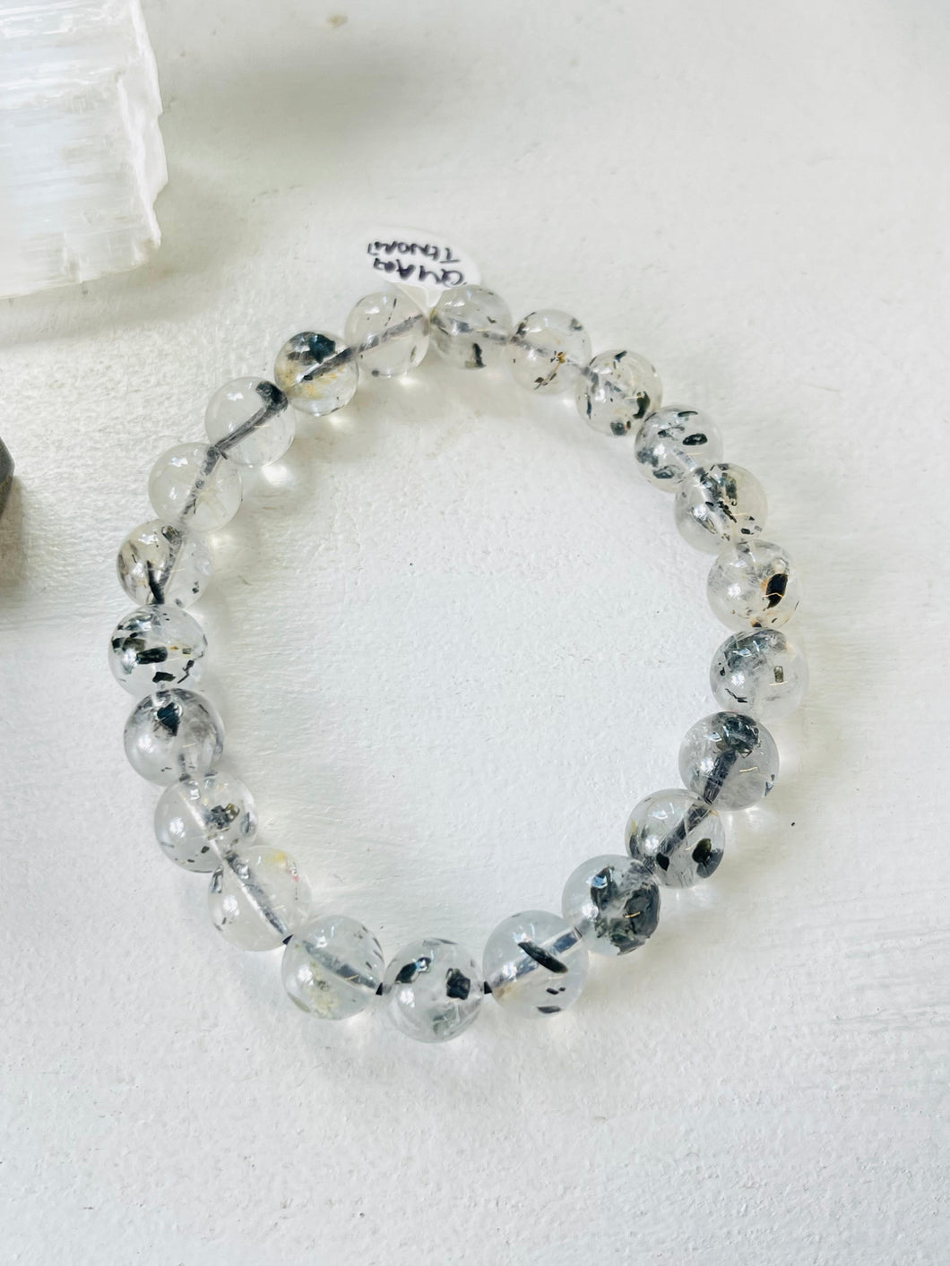 Bracelet with quartz