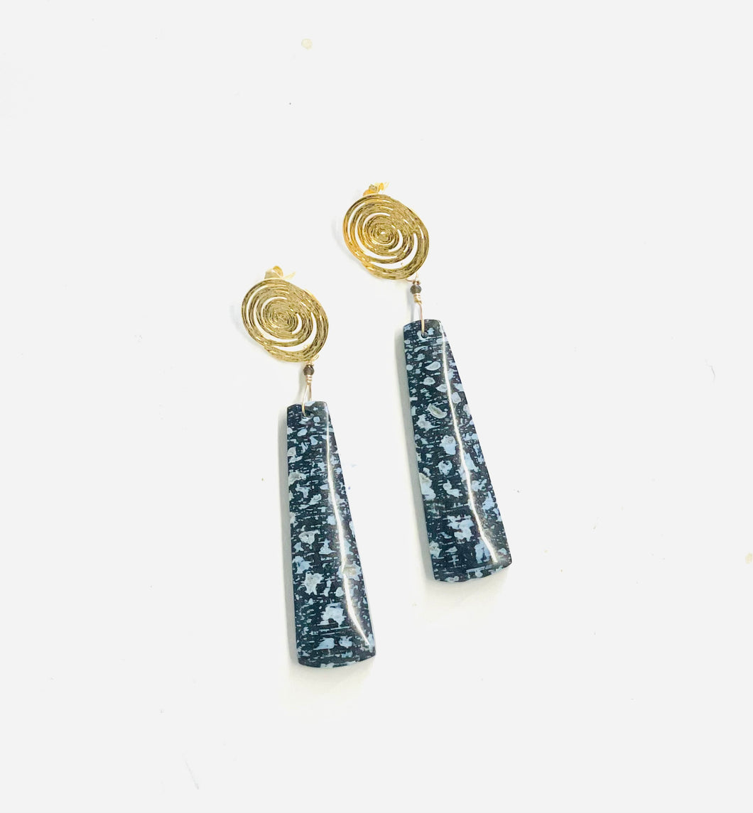 Earrings with studs and petrified pine root