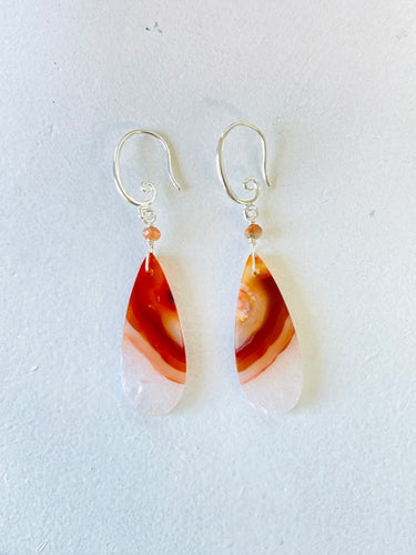 Earrings with carnelian agate