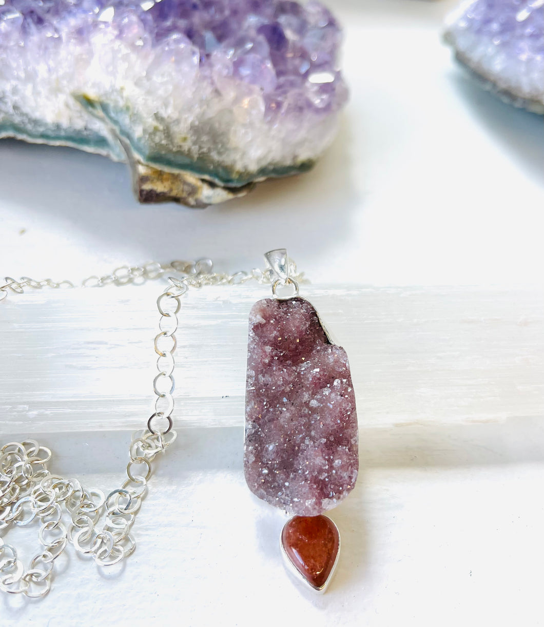 Necklace with natural quartz and sunstone