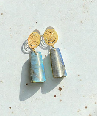 Earring with labradorite and studs