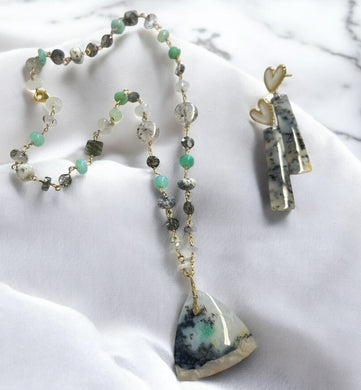 Necklace with light quartz and chrysocolla