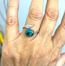 Ring with amazing gem silica