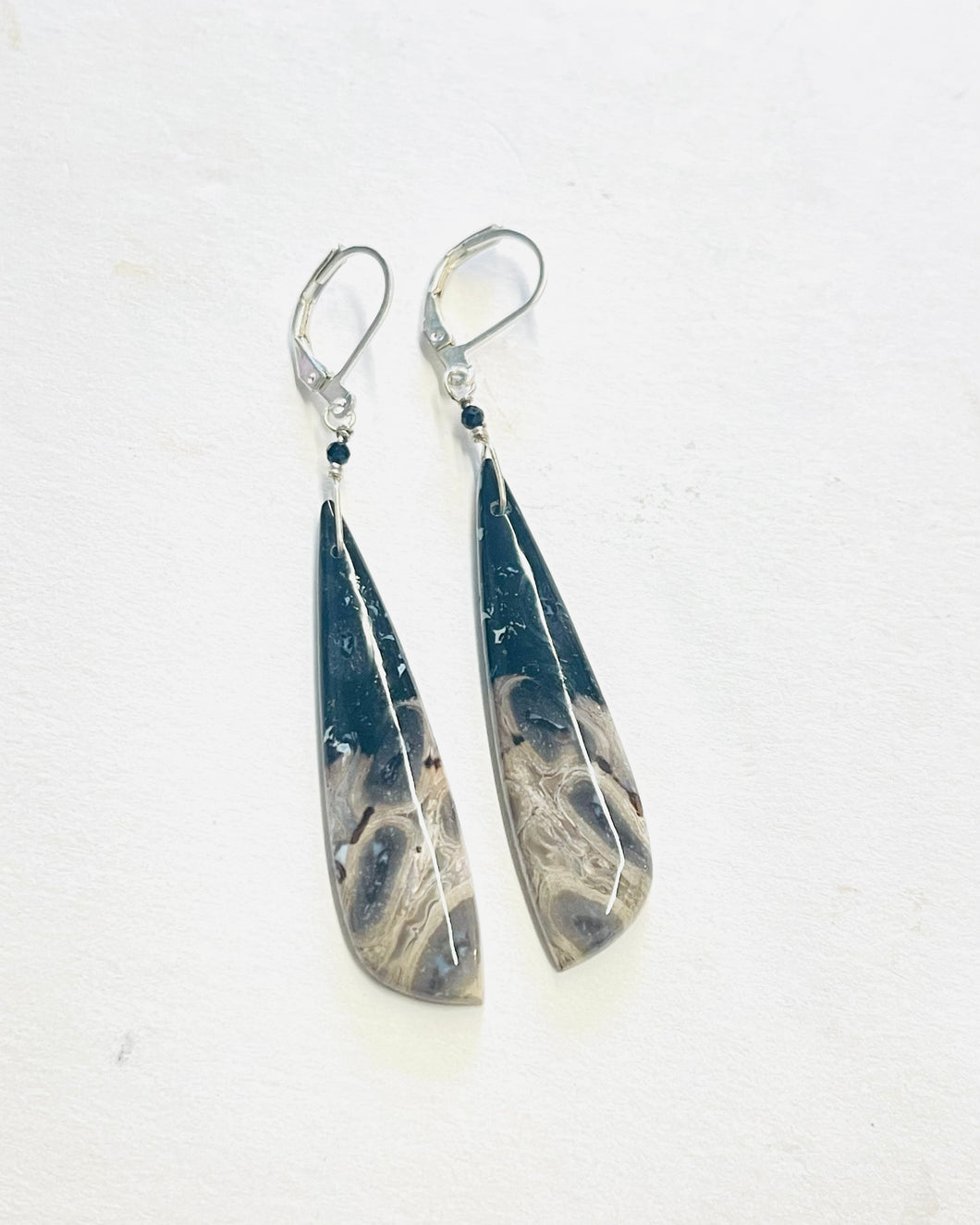 Earrings with palm root