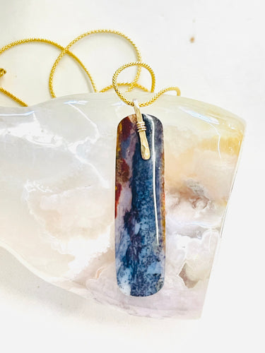 Pendant with long shape of feather Agate in gold filled k14