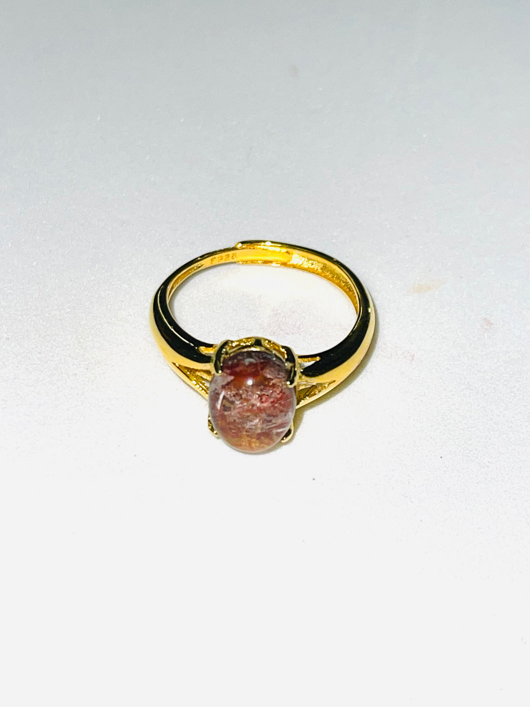 Ring with golden rutilated quartz