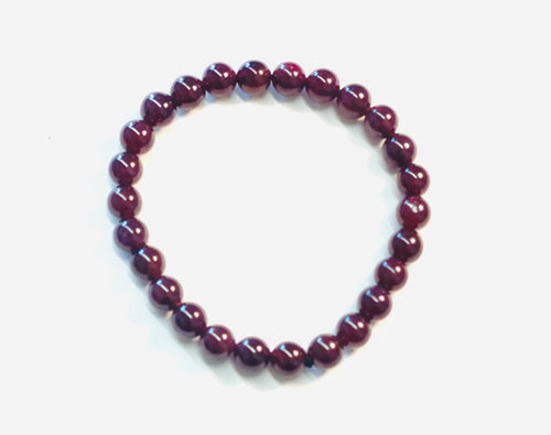 Bracelet with garnet stone beads