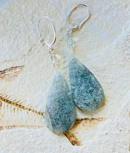 Earrings with moss agate