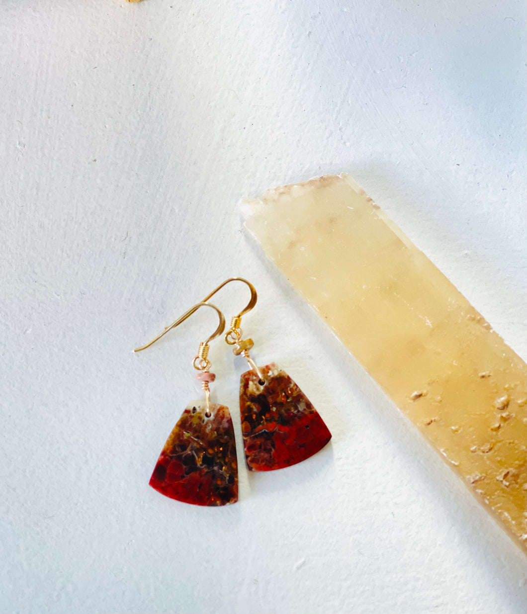 Earrings with plume agate and copper