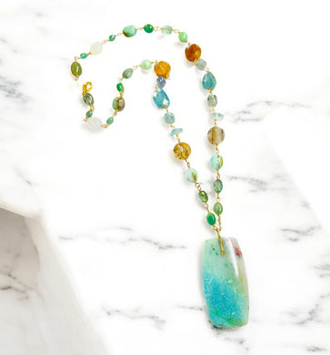 Necklace with square shape with crystalized opal wood