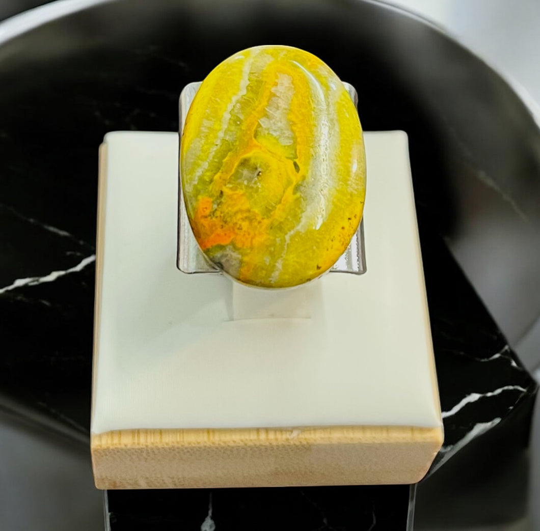 Ring with bubble bee jasper