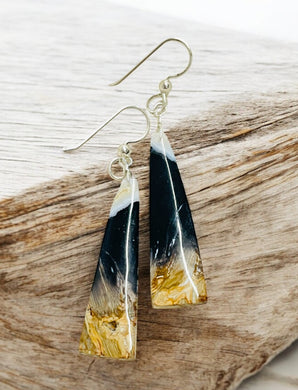 Earrings with palm root