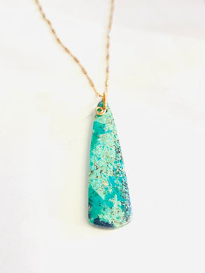 Pendant with opalized wood