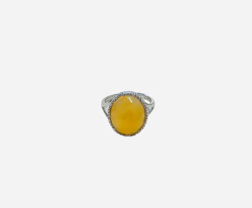 Ring with citrine cabochon