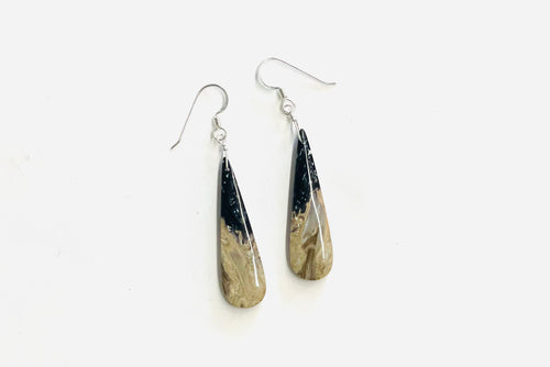 Earrings with palm root