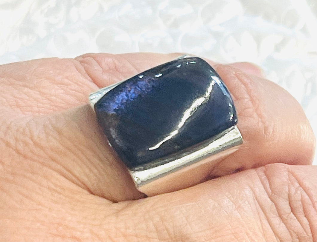 Ring with purple sugalite