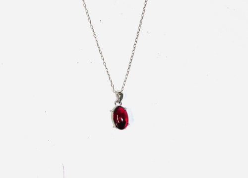 Pendant with garnet