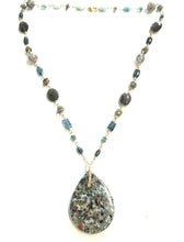 Necklace with natural cooper on chrysocolla