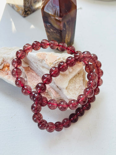 Bracelet with strawberry quartz beads