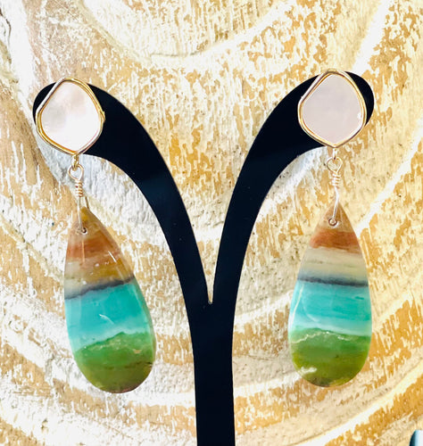 Earrings with crystallized opal wood