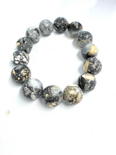 Bracelet with maligano jasper beads