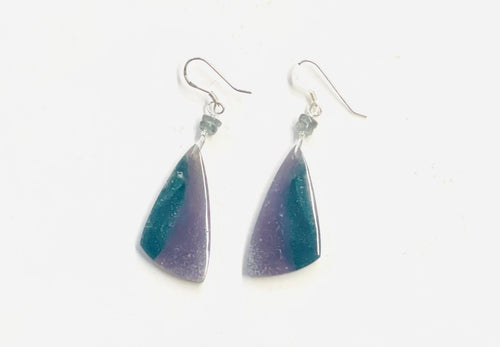 Earrings with grape agate