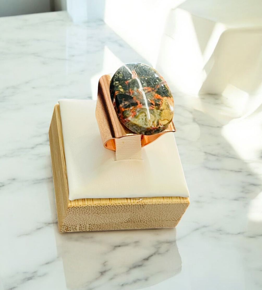 Ring with bubble bee jasper