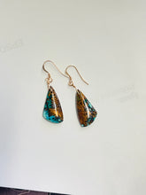 Earrings with natural copper on chrysocolla