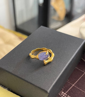 Ring with Tanzanite
