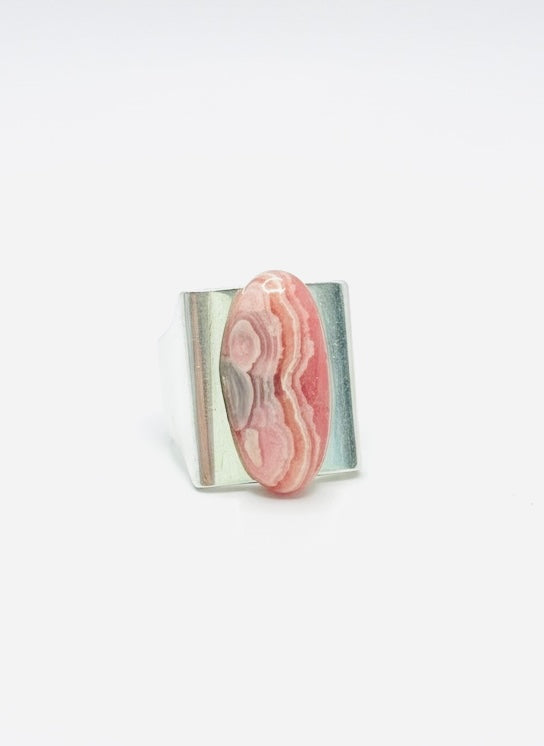 Ring with rhodochrosite