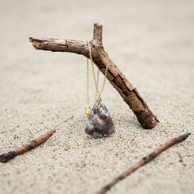 Pendant with feather Agate in gold filled k14