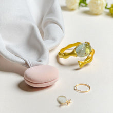 Ring with aquamarine with prongs