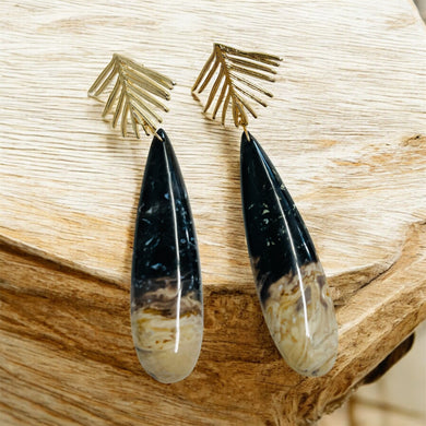 Earrings with pine root