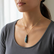 Pendant with opalized wood