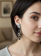 Earrings with chain in black tourmaline