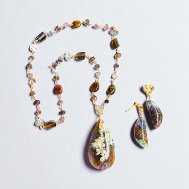 Necklace with feather Agate and various stones