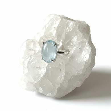 Ring with blue chalcedony