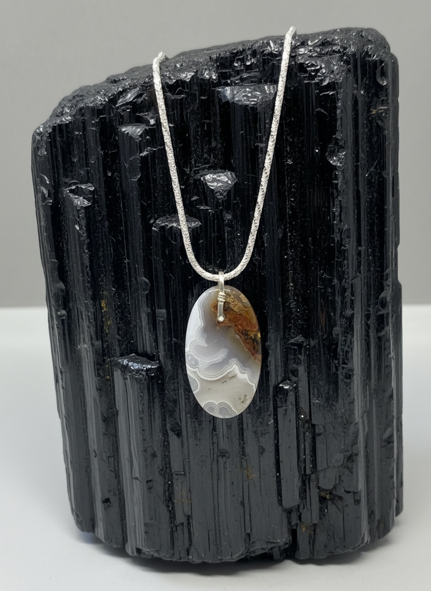 Pendant with moss agate