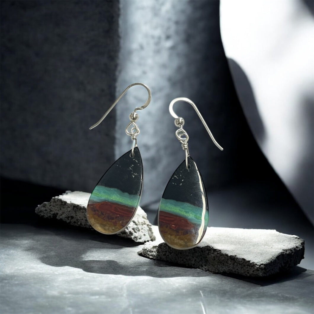 Earrings with crystallized opal wood