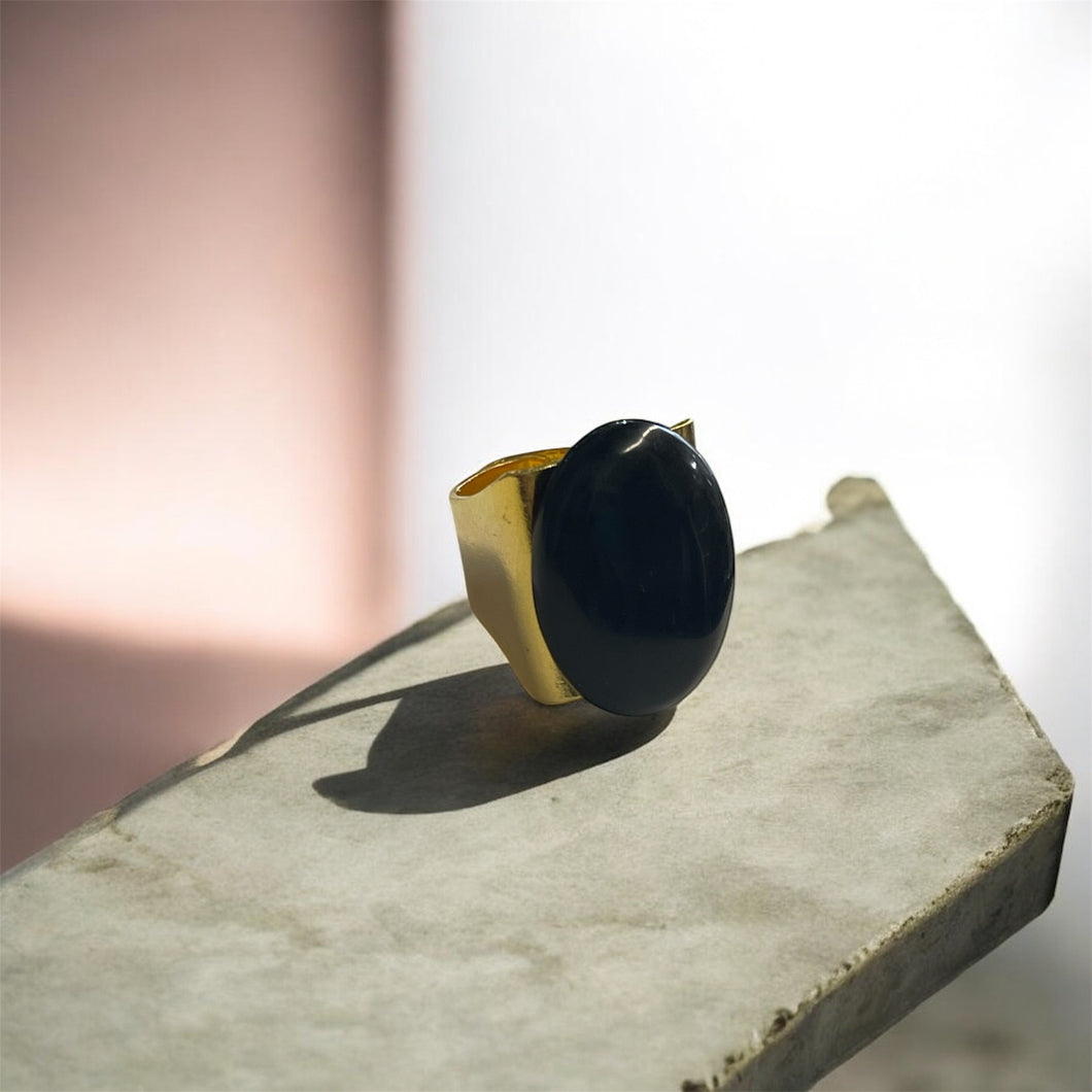 Ring with black agate
