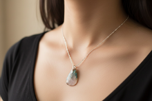 Pendant with chrysocolla copper
