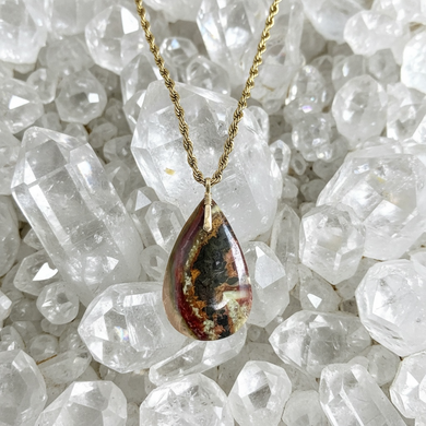 Pendant with opalized wood