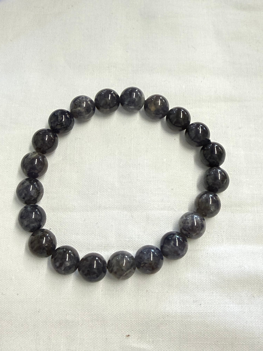 Bracelet with Blue iolite beads